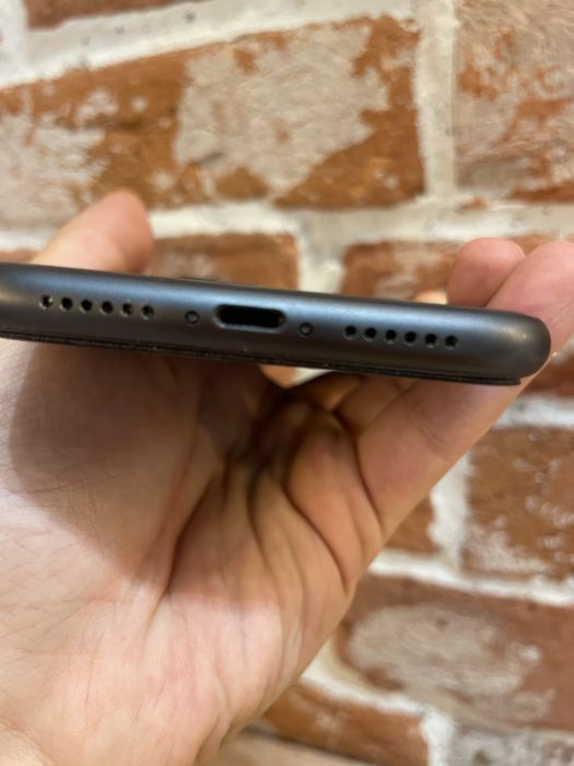 Iphone 11 ideal 92% full