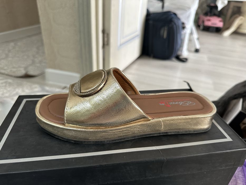 Продаю женские обуви