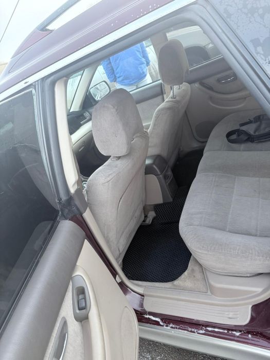 Субару аутбак 2000
