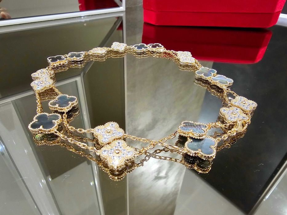 Van Cleef & Arpels VCA Rose 20 Motifs Diamond Grey Alhambra Колие