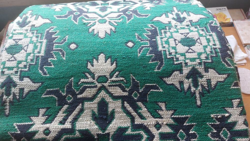 Продавам чисто нов килим от соца .
