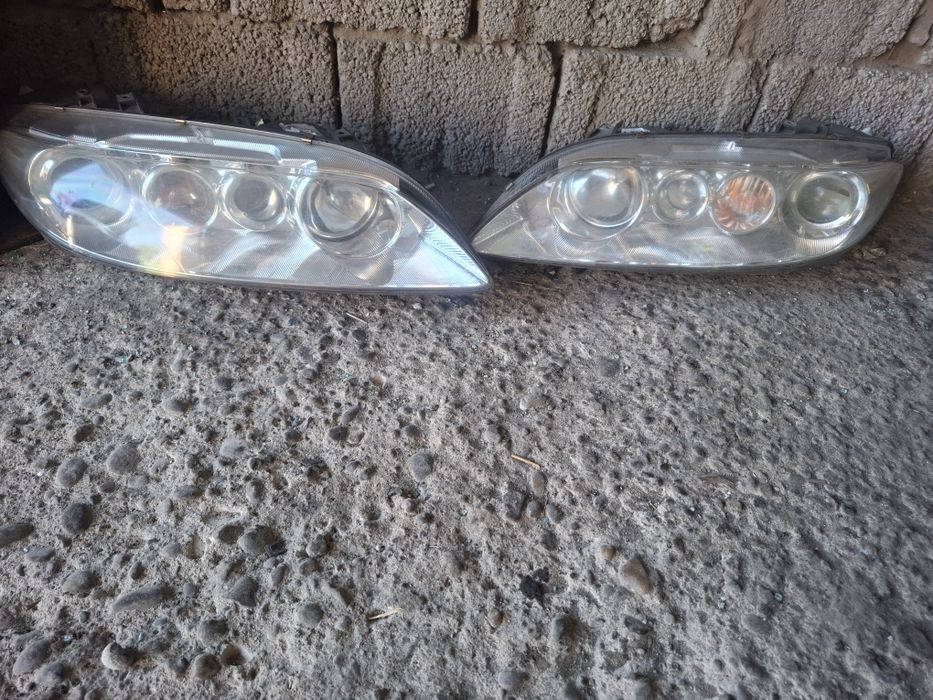Faruri Mazda 6 în stare impecabila fără probleme!