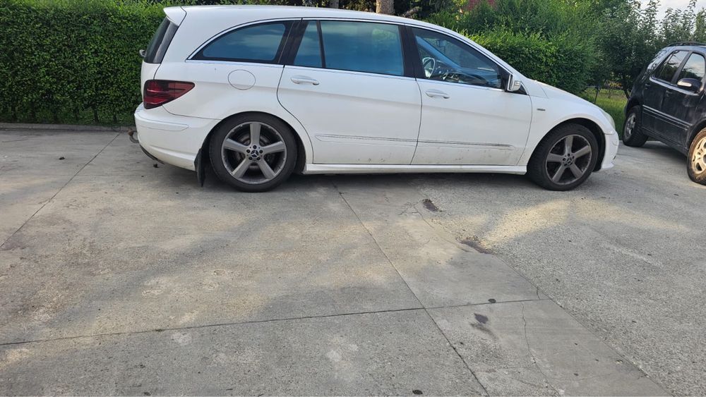 Mercedes-Benz R
