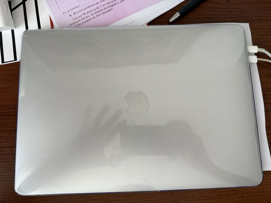 Macbook pro 13 2017 I5 3.1GHz 8 gb 256 gb SSD x4 Thunderbolt  ca nou