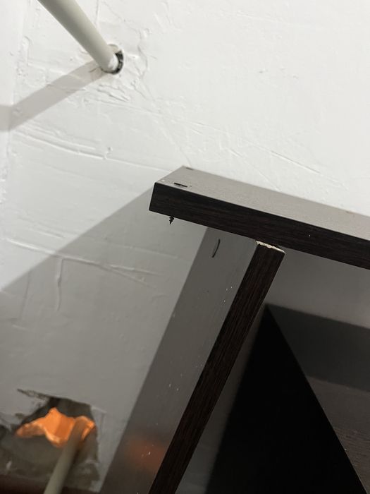 Кровать без матраса, прикроватные тумбочки