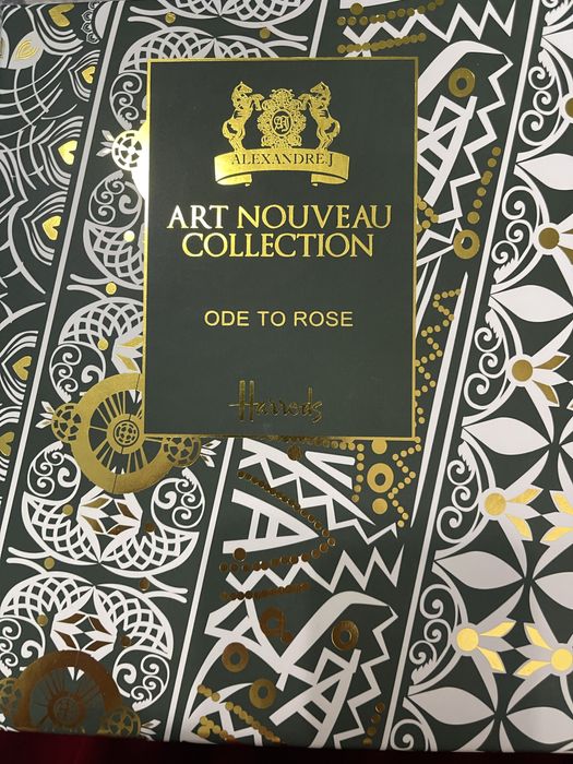 ALEXANDRE J. Ode to rose