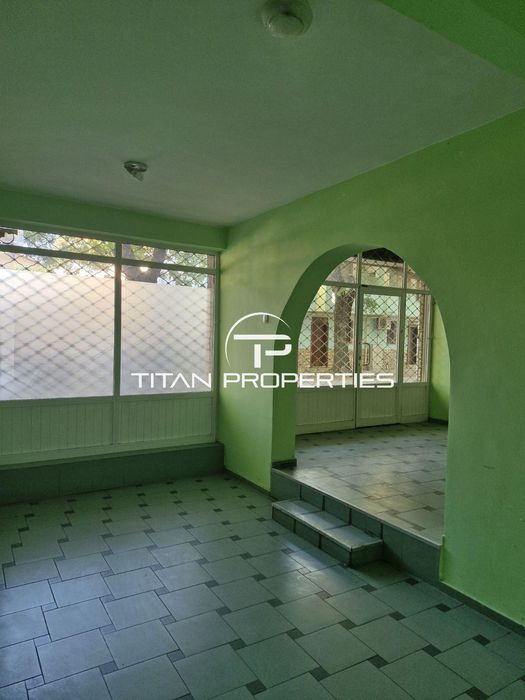 Продава се Магазин в Пловдив, Кършияка - 80 кв.м за 1400 €/кв.м - Снимка #1