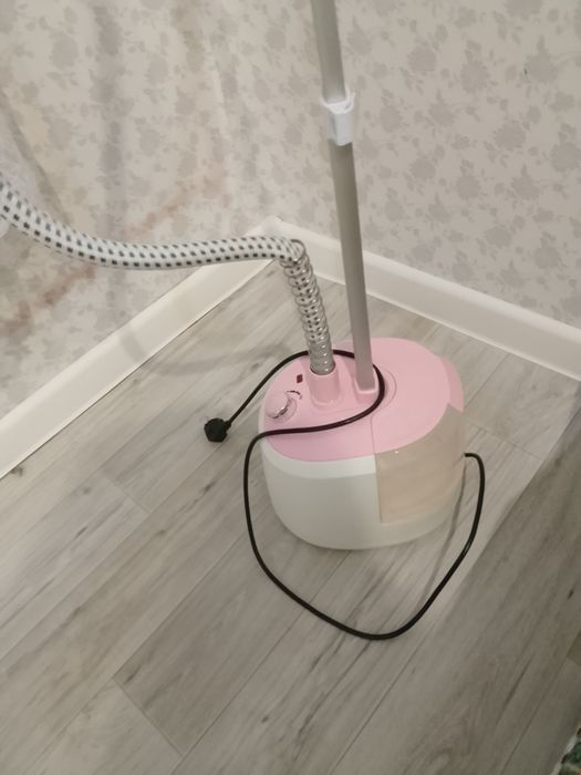 Утюг паровой с вешалкой