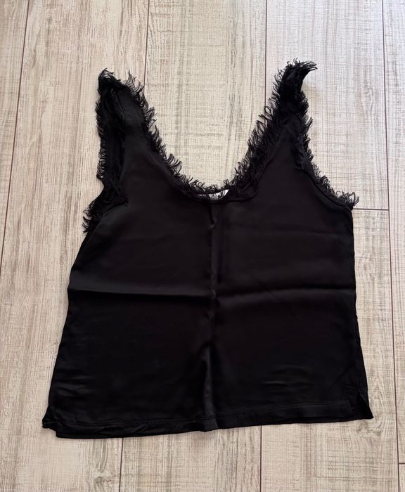 Стилен черен топ сатен ZARA