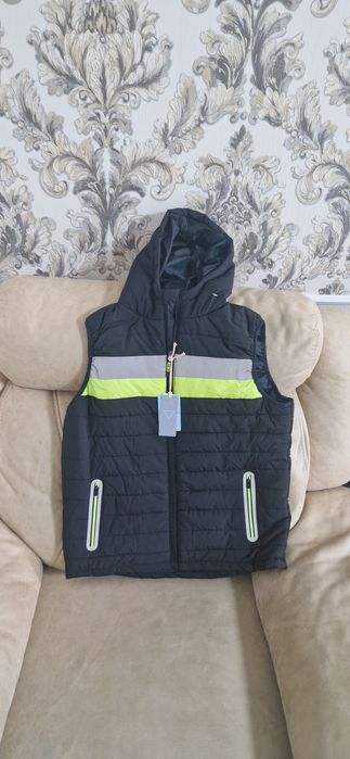 Мужские куртки, безрукавки