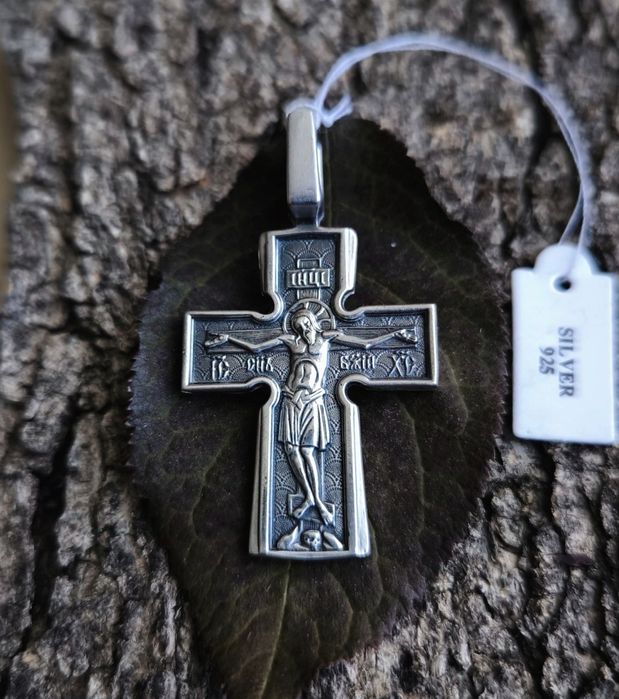 Сребърни кръстове и медальони