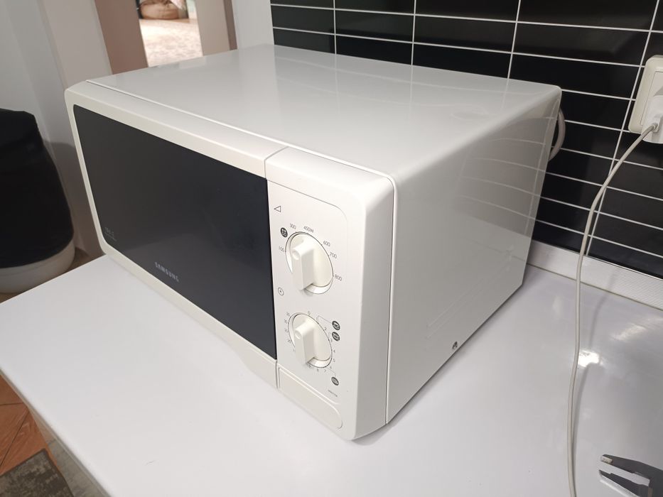 Продам микроволновую печь
