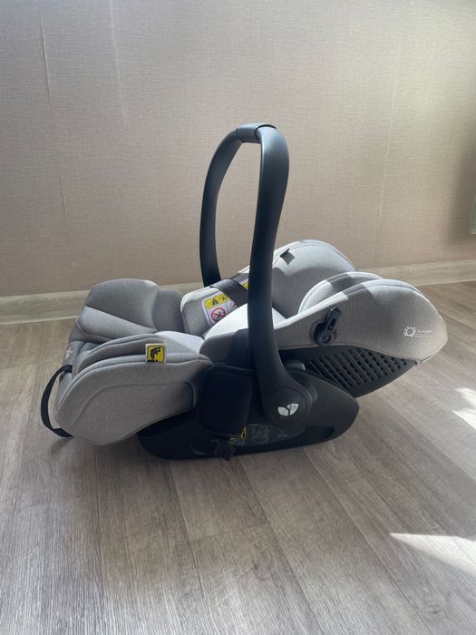 Продам автолюльку Joie i Level