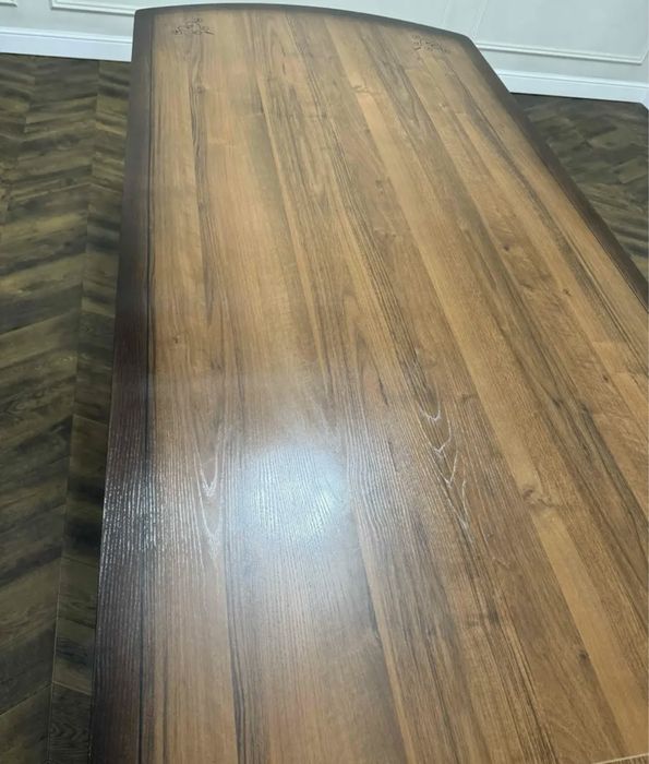 Стол для гостиной