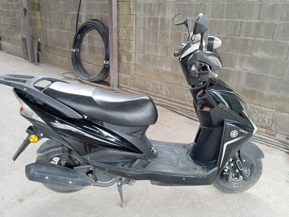 Продам  срочно скутер