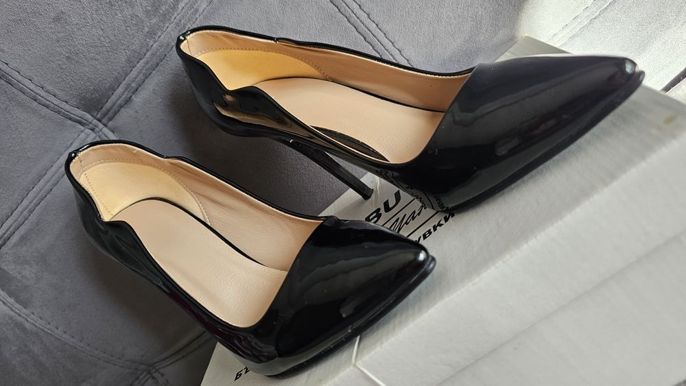 Обувки на висок ток - нови