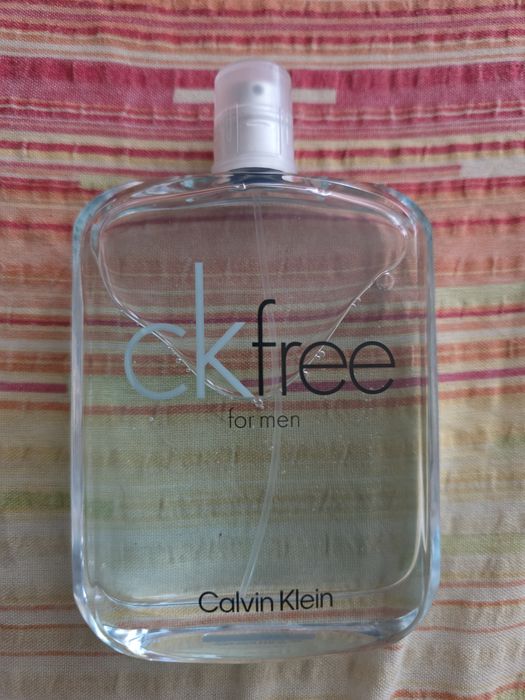 Продавам мъжки парфюм Calvin Klein free