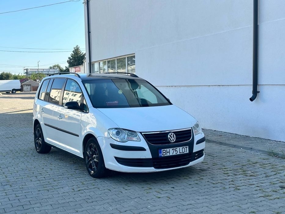 VOLKSWAGEN Touran