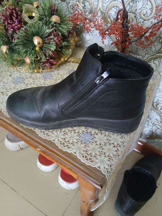 Продам женские  полусапожки.