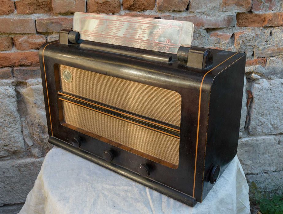 Philips 845U Лампов радиоприемник