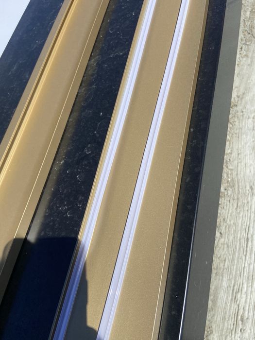Plinte din aluminiu pentru pardoseala (2,5 m)