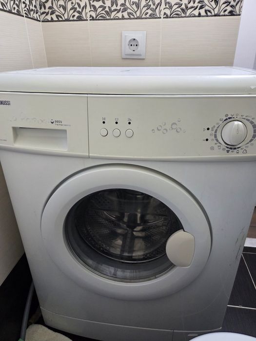 Продам стиральную машину Zanussi