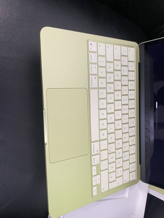 MacBook Neo 13-inch/ 256 Gb / Citrus / Cod produs: WR6C