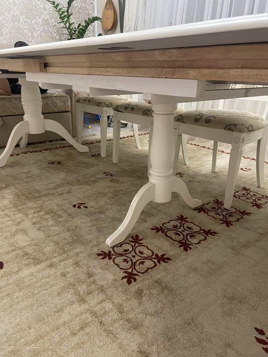 Продается стол и стулья