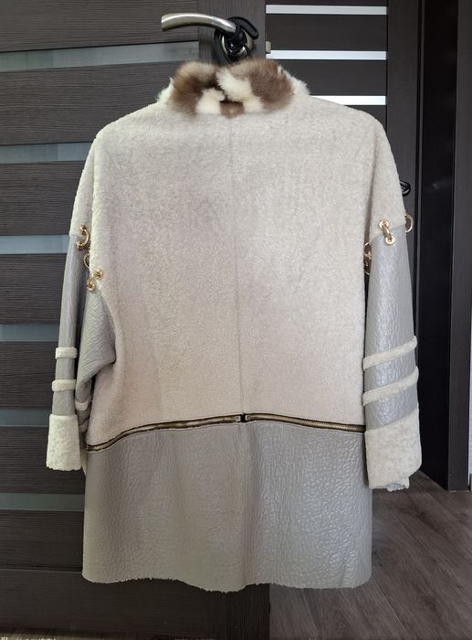 Продам женскую куртку