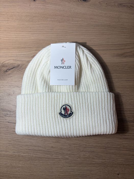 Caciula Moncler Alba