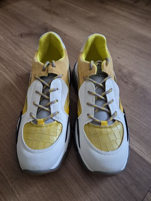 Snickers Botinelli, marimea 40, Italy