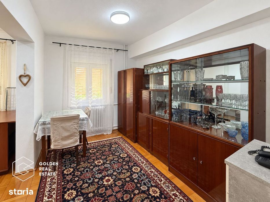 Apartament 3 camere, etaj 2, Piata Mica