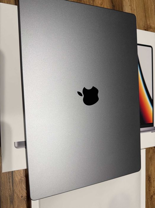 Продавам MacBook Pro 16” M1 Pro (2021) – 32GB RAM / 512GB SSD