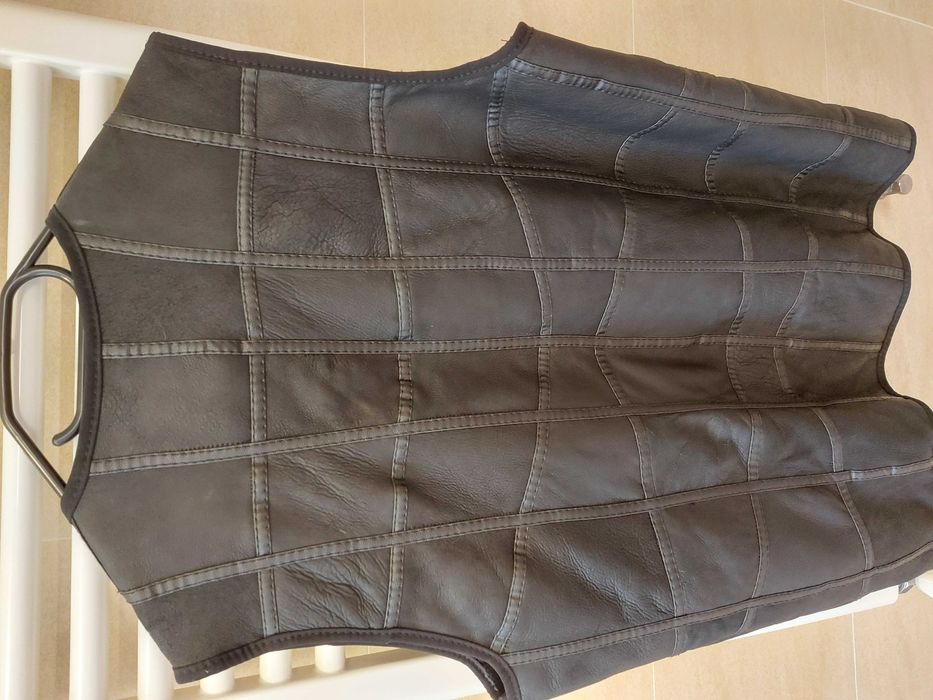 Reducere la vestă din piele naturală, îmblănită, pt domni (L,XL)