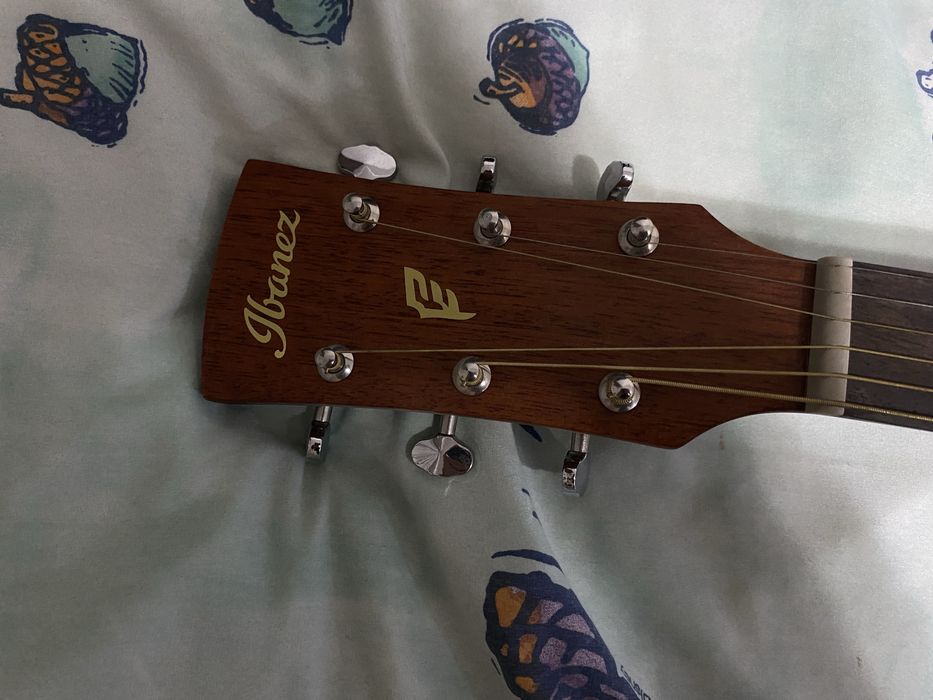 Chitara electro-acustica Ibanez