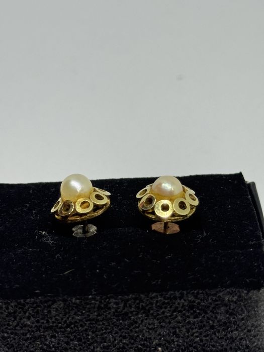 златни дамски обеци с перли 2.72гр 14к 585