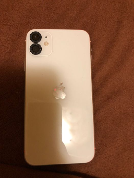 Vând urgent IPhone 11 pentru piese