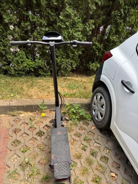 vând trotinete KuKirin G2