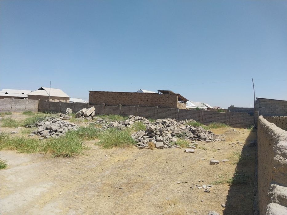 Zomin tumanida yer uchastka sotiladi