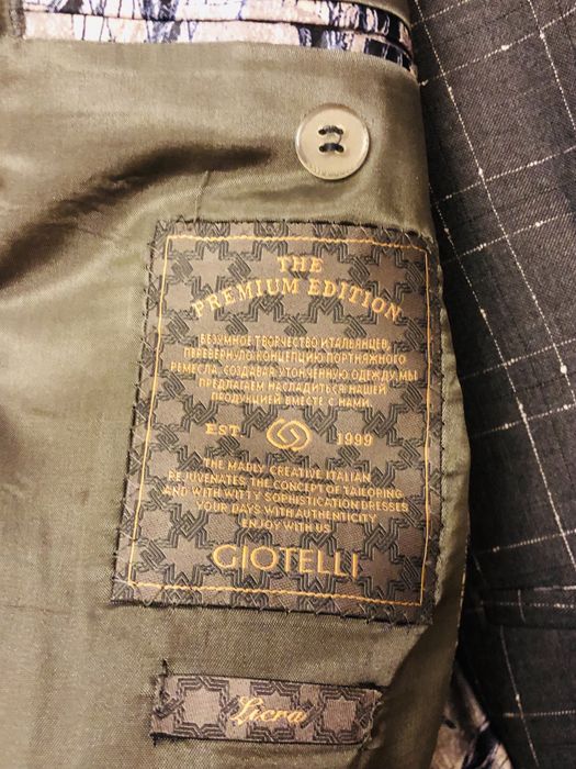 Продам мужской костюм