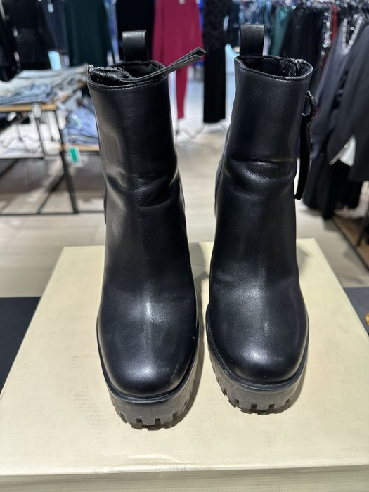 Продам ботильоны Zara 37 размер