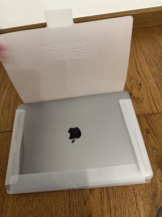 MacBook Pro 13 Inch + Magin Mouse