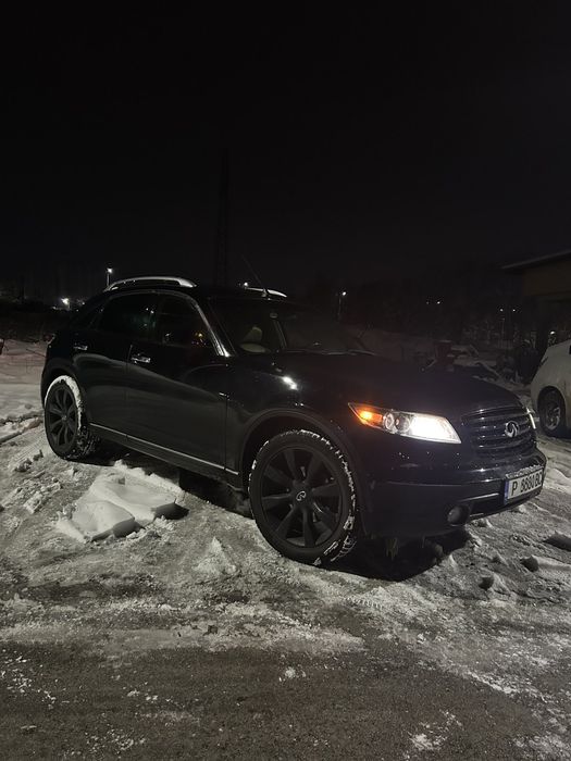 Продавам INFINITI FX35