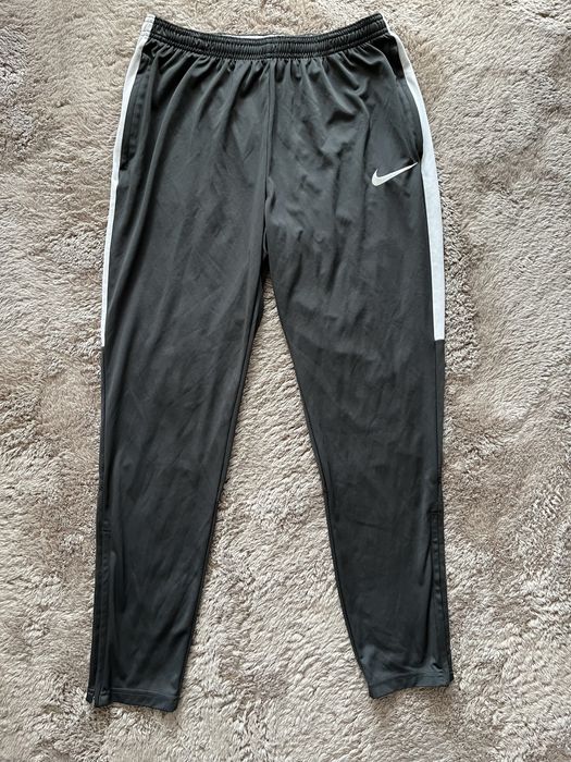 Мъжки долнища Адидас,Найк