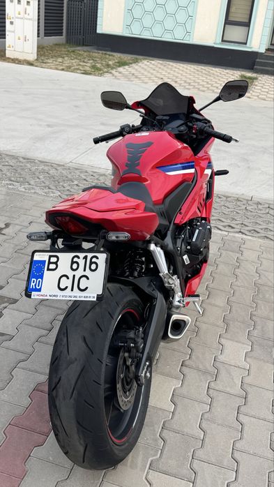 Honda CBR650R E-Clutch 2026, 3.000 km, stare de nou