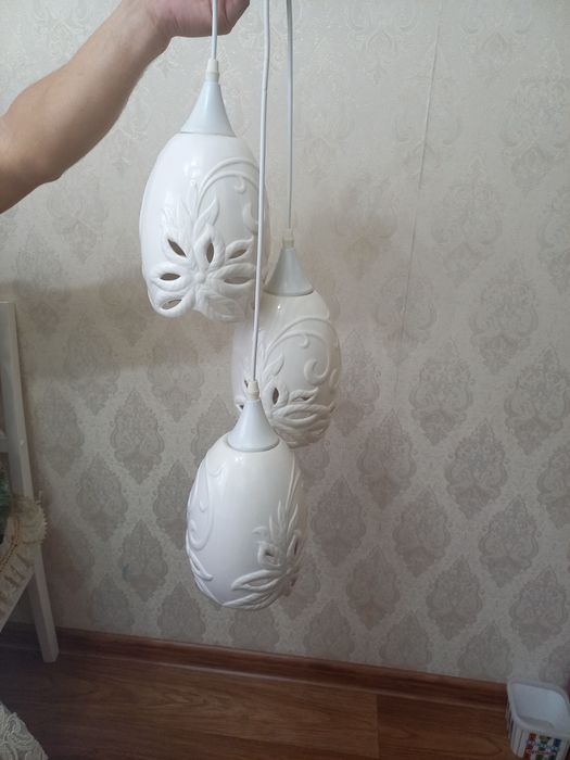 Продается  люстра