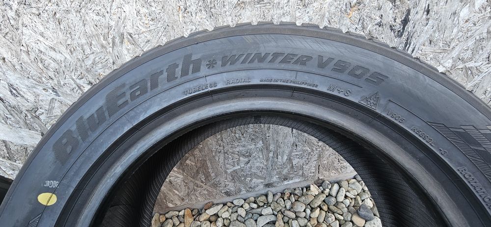 Anvelope Yokohama BluEarth Winter V905 M+S 195/55 R15 85H