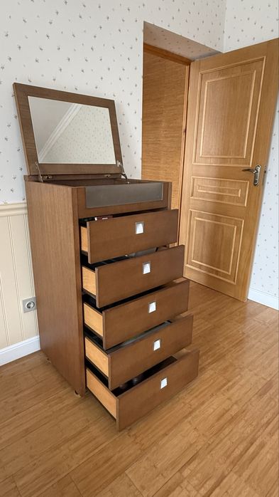 Спальный гарнитур