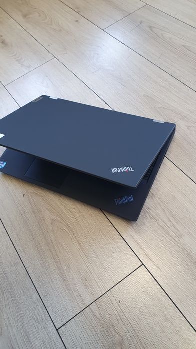 Amanet F28: Laptop Lenovo ThinkPad P15 XEON Gen 2 1TB NOU!