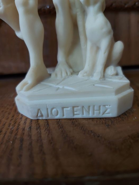 Sculptura greceasca semnata